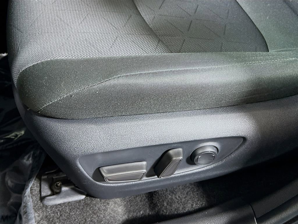 Certified 2025 Toyota RAV4 XLE AWD/4WD image 18