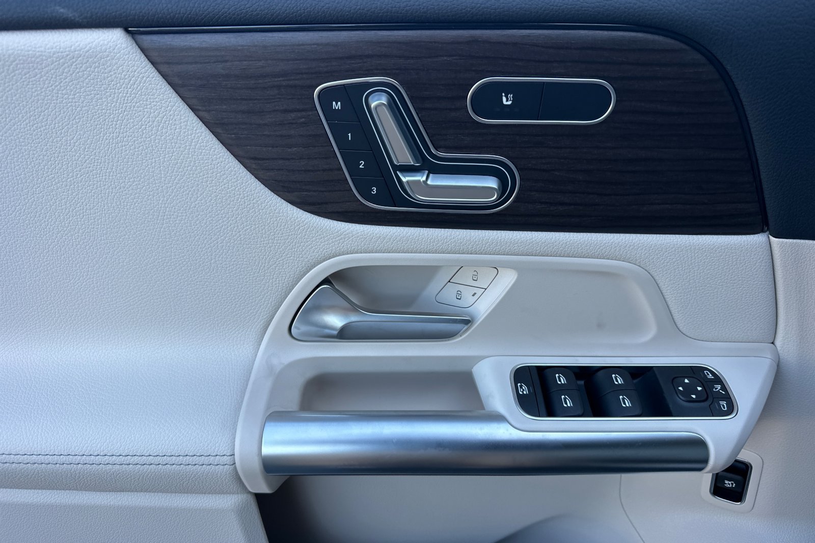 New 2026 Mercedes-Benz GLA 250 4MATIC image 11