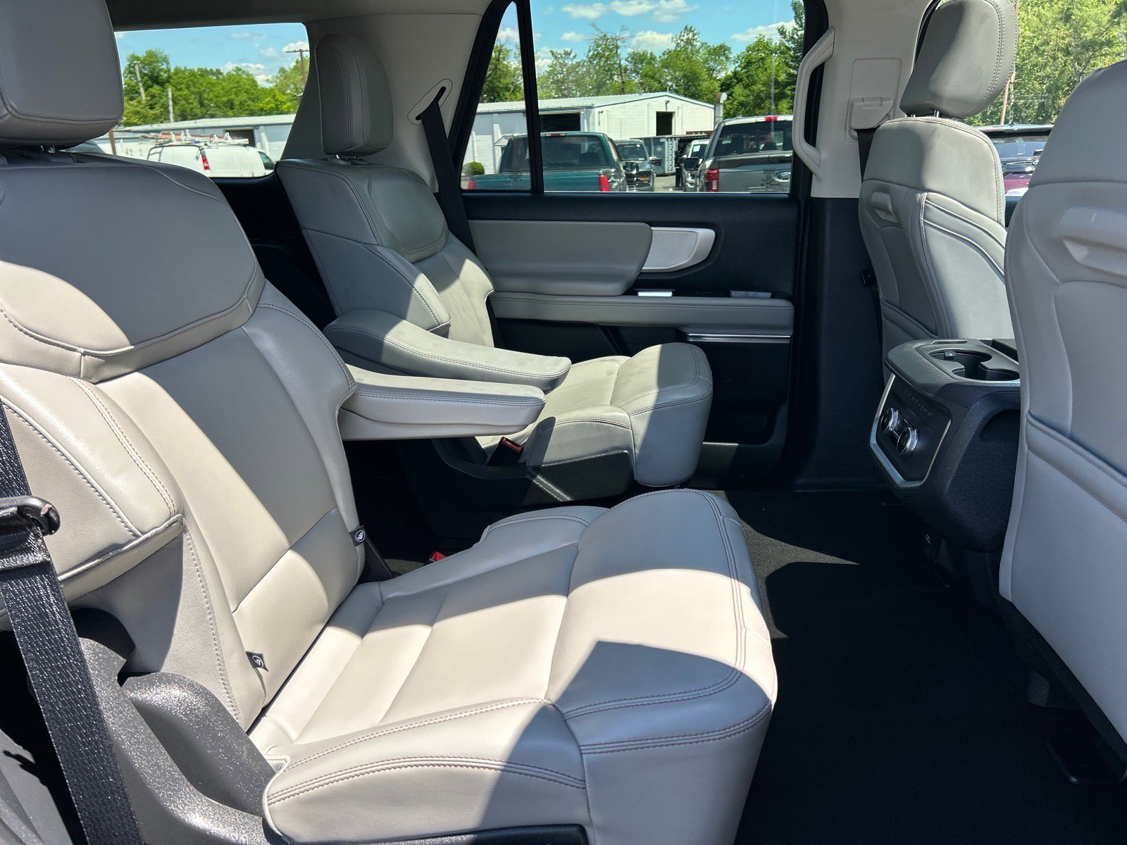 Certified 2025 Ford Expedition Active AWD/4WD image 22