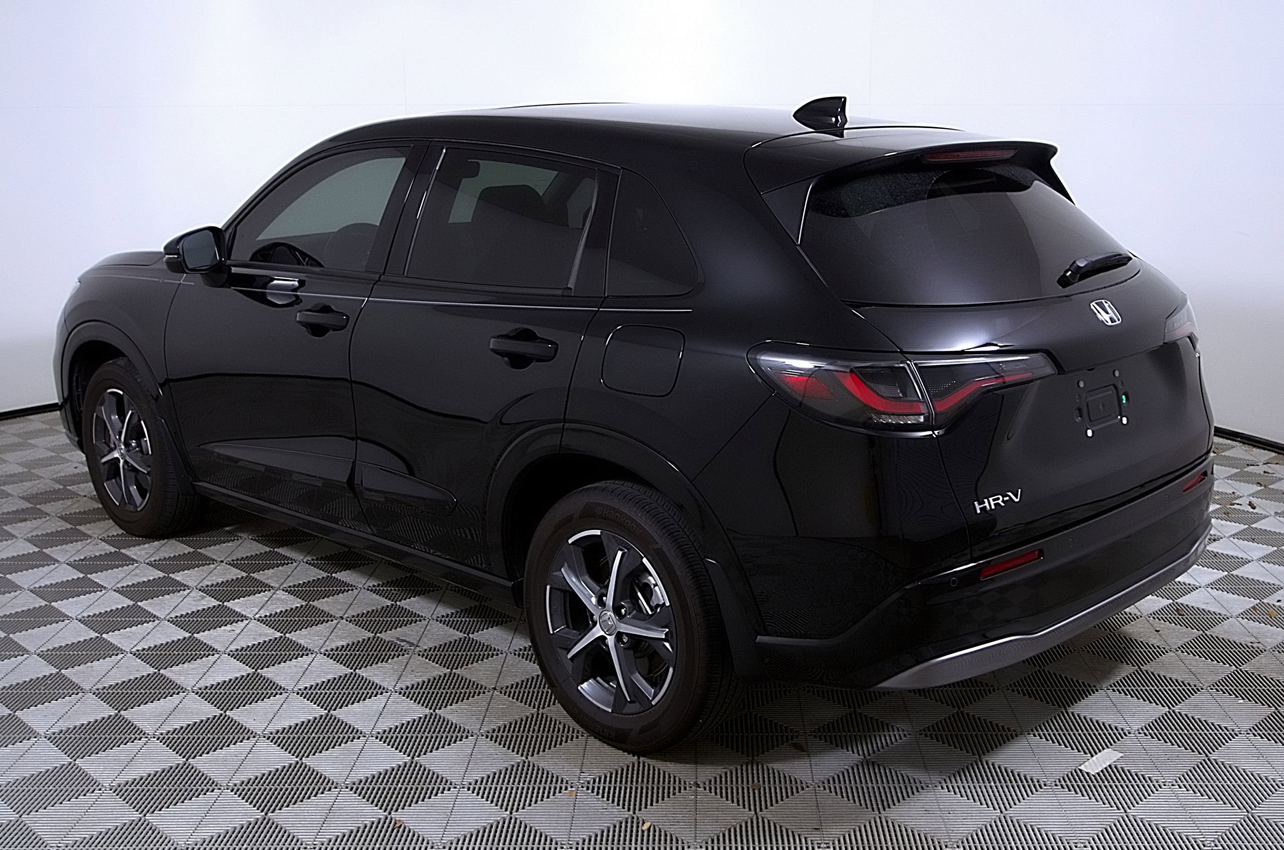 Used 2024 Honda HR-V EX-L image 9