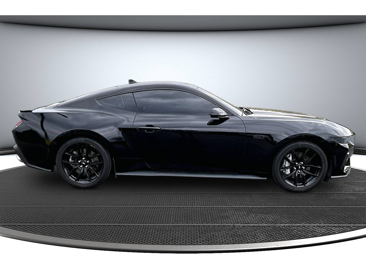 Used 2024 Ford Mustang GT RWD image 14