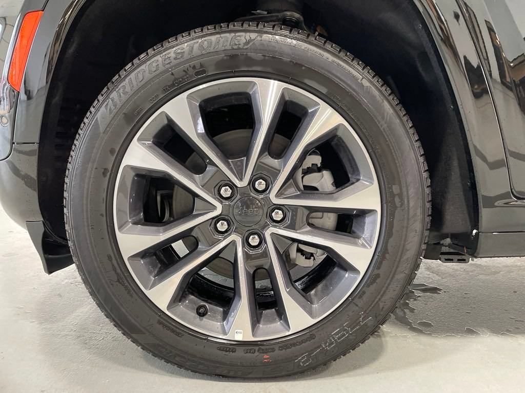 Used 2024 Jeep Grand Cherokee Overland w/ Advanced Protech Group III AWD/4WD image 14