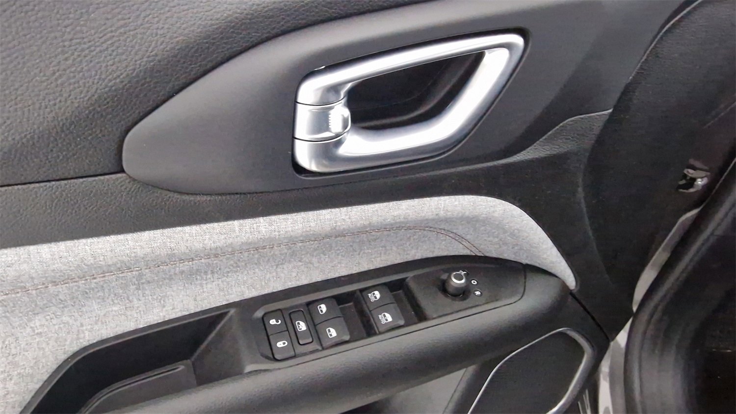 Used 2022 Jeep Compass Latitude image 12