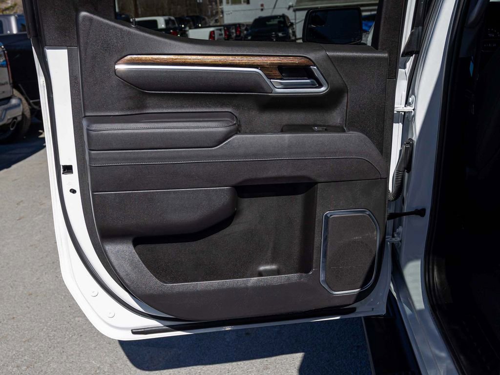 Used 2025 GMC Sierra 1500 Elevation w/ Preferred Package image 14