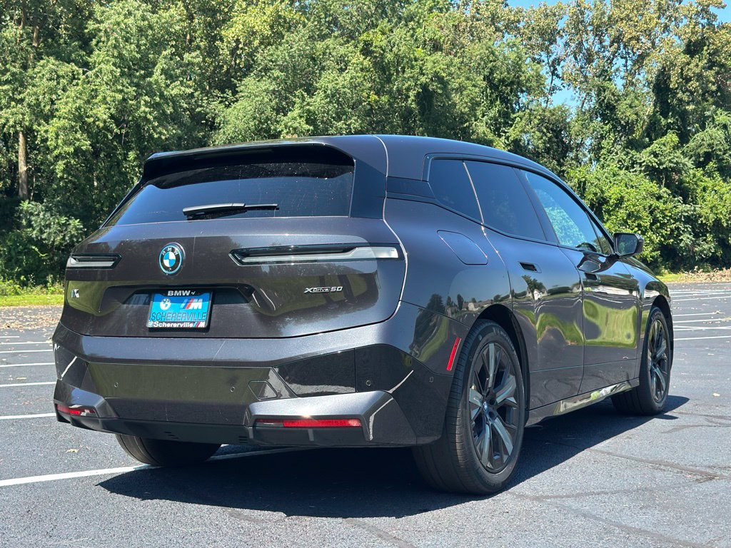 Used 2022 BMW iX xDrive50 w/ Sport Package AWD/4WD image 10