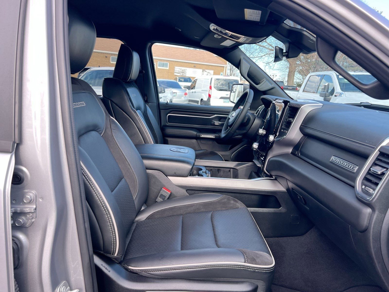 Used 2025 RAM 1500 Laramie image 23