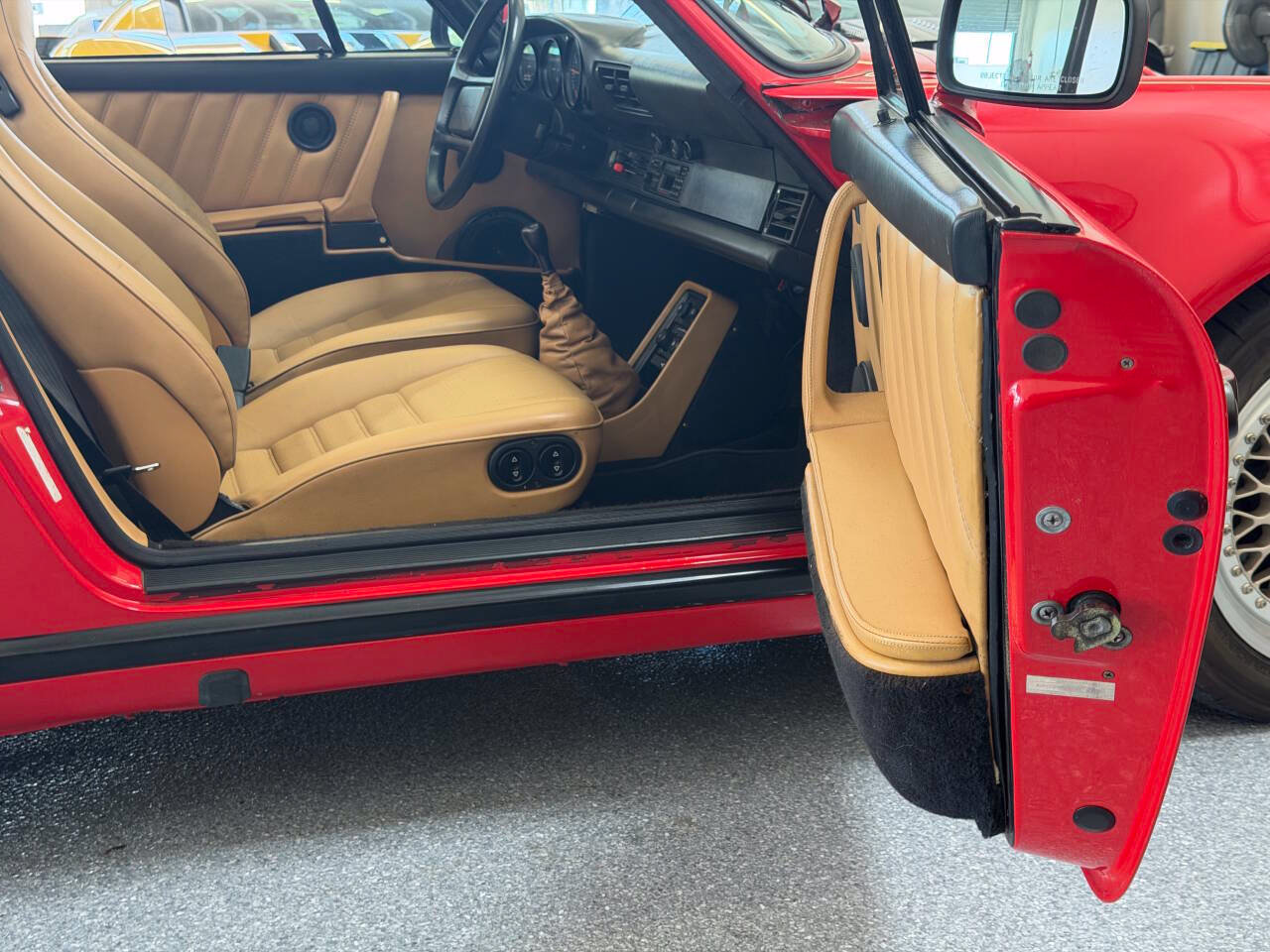 Used 1988 Porsche 911 Carrera RWD image 26