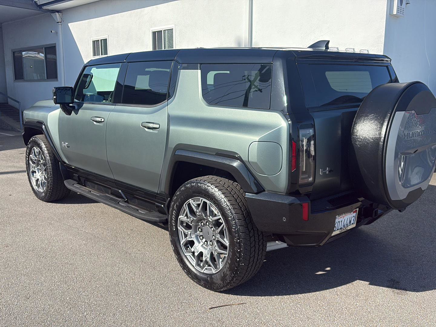 Used 2024 GMC Hummer EV 3X w/ LPO, Cargo Utility Package image 29