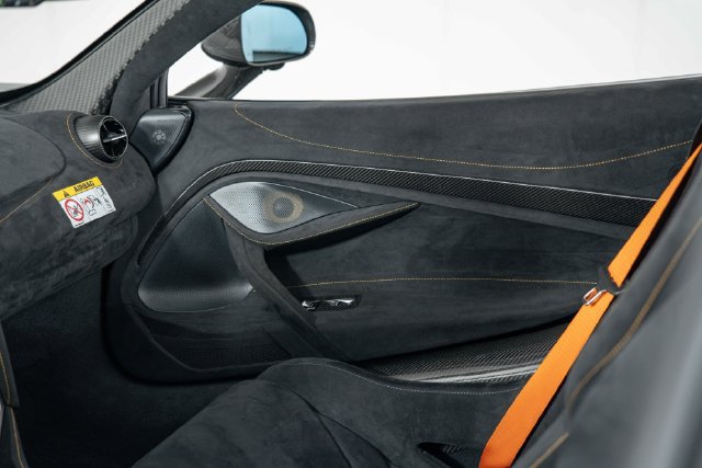Used 2022 McLaren 765LT RWD image 25