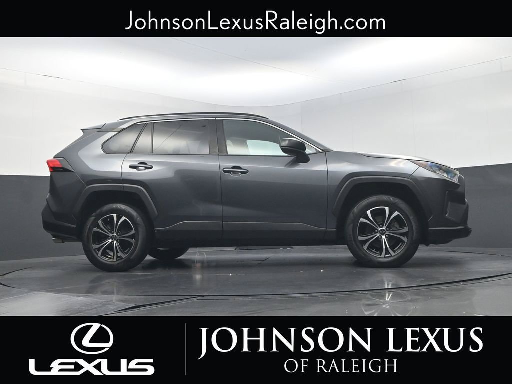 Used 2021 Toyota RAV4 LE FWD image 20