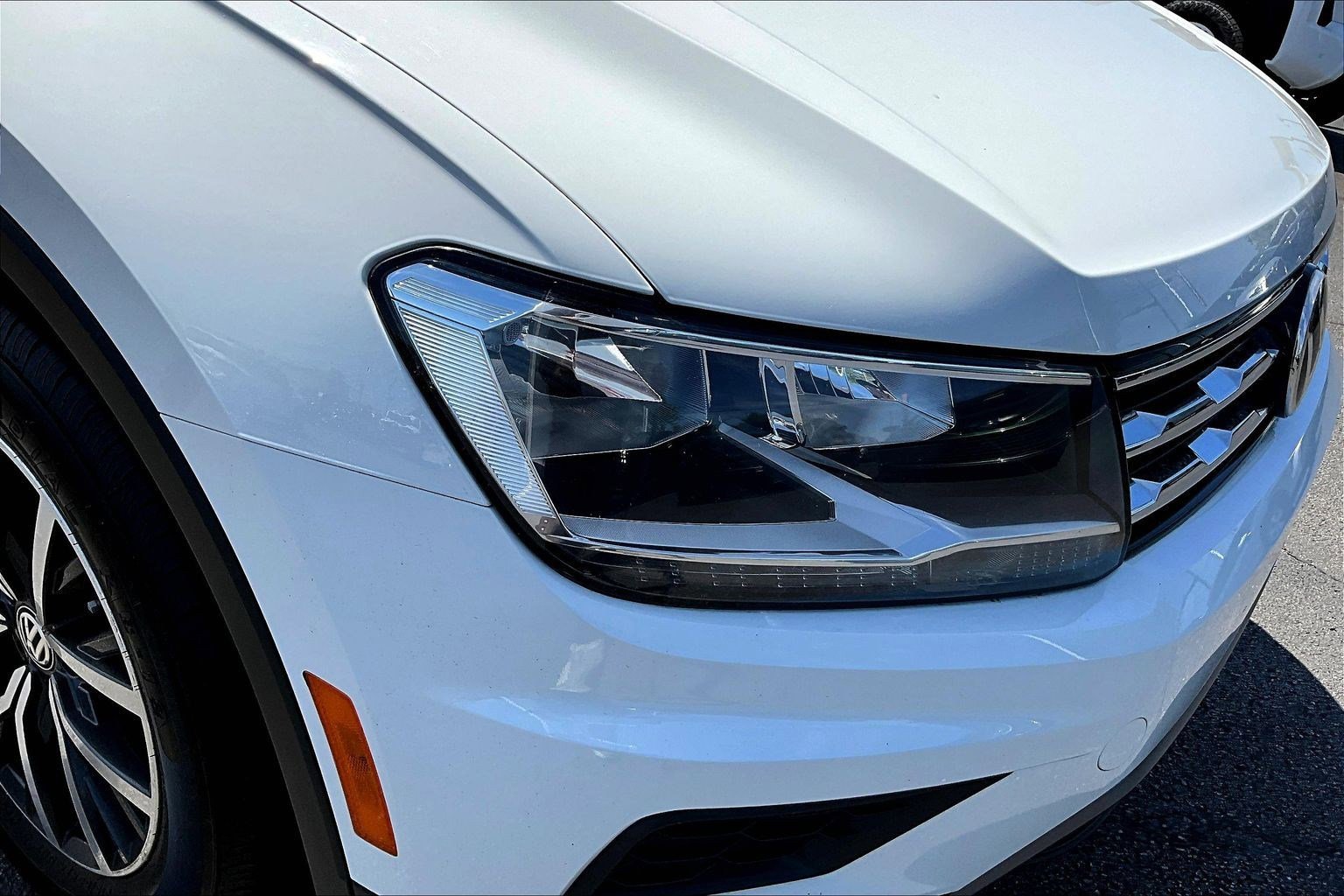 Used 2019 Volkswagen Tiguan SE w/ 3rd Row Seat Package AWD/4WD image 31