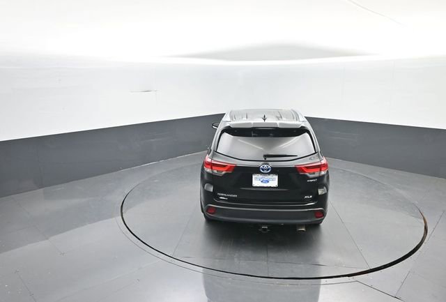 Used 2019 Toyota Highlander XLE image 24
