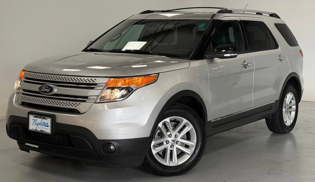 Used 2015 Ford Explorer XLT w/ Equipment Group 202B AWD/4WD image 1