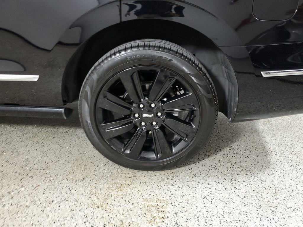 Used 2022 Lincoln Navigator Reserve w/ Monochromatic Package RWD image 8