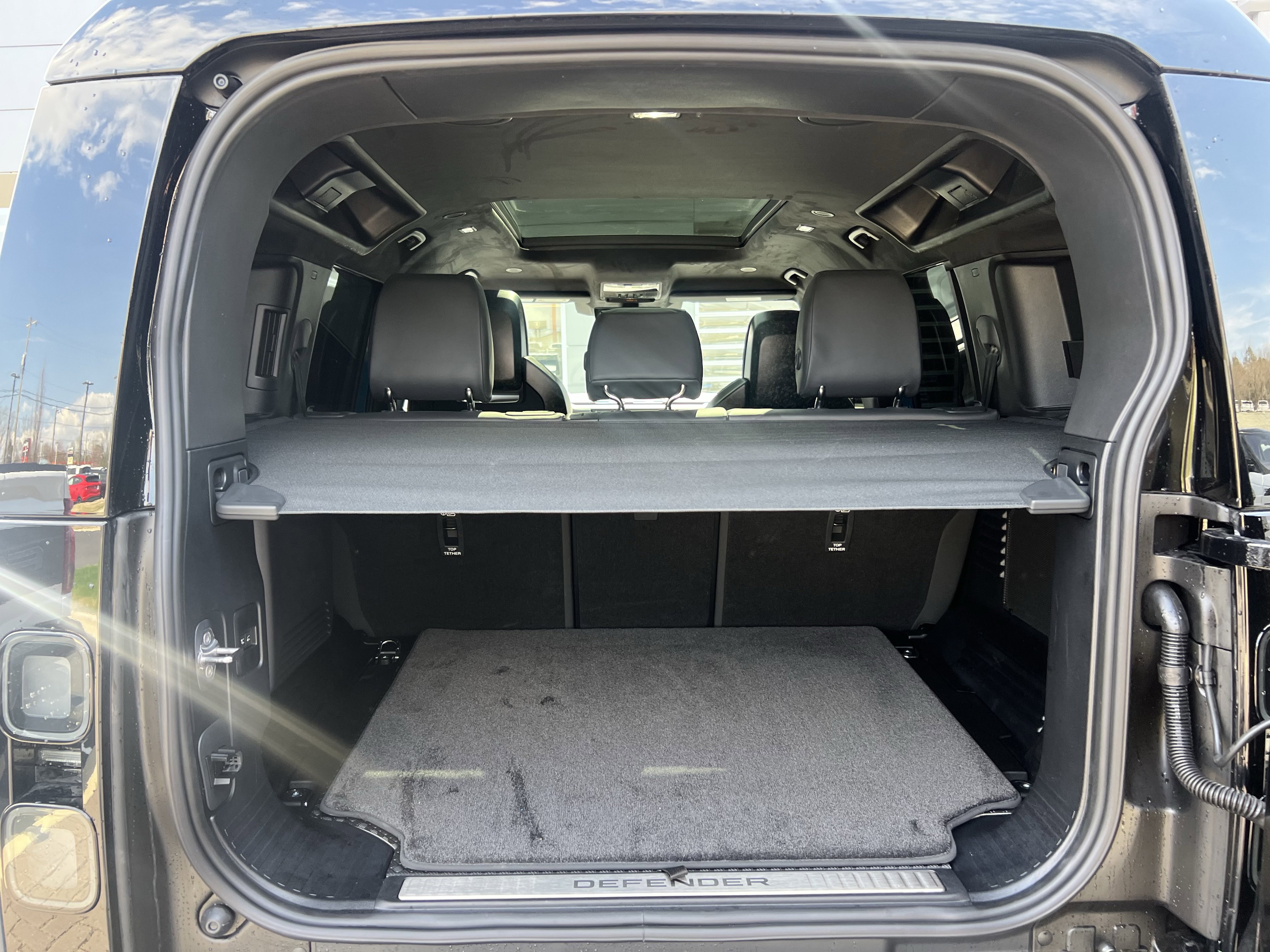 Certified 2026 Land Rover Defender 110 OCTA image 33