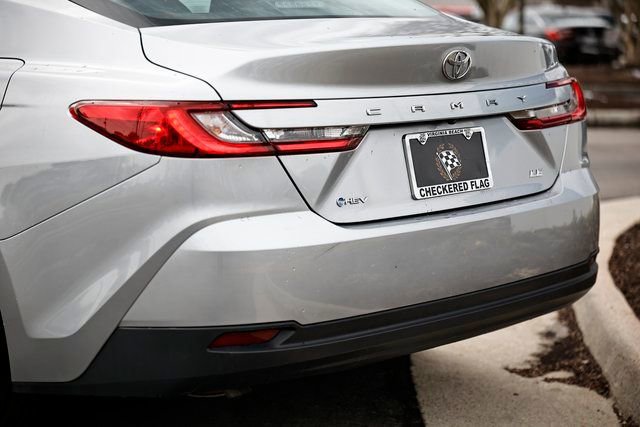 Used 2025 Toyota Camry LE image 9
