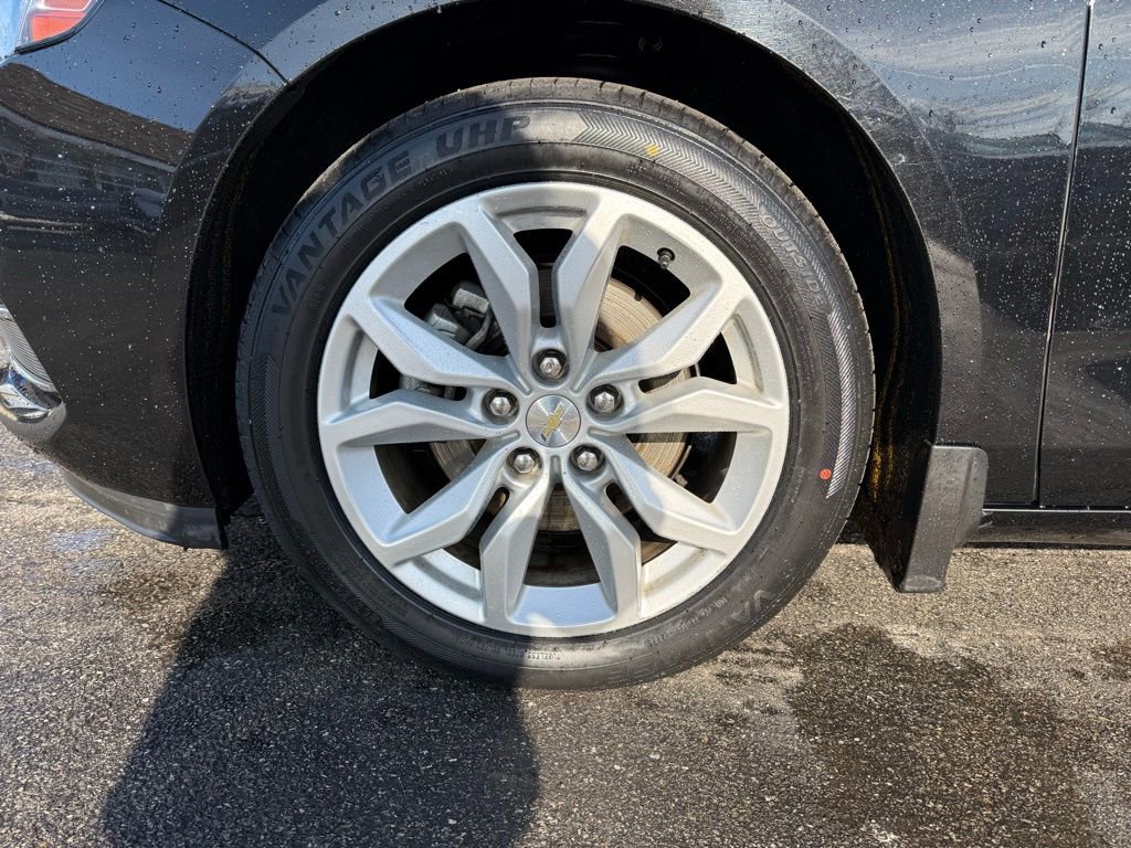 Used 2017 Chevrolet Impala LT image 23