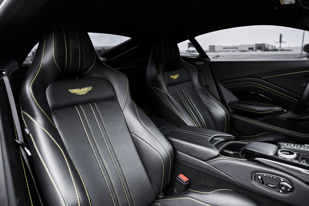 Used 2023 Aston Martin V8 Vantage Coupe RWD image 34
