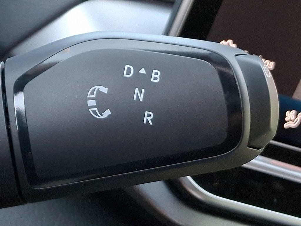 Certified 2025 Volkswagen ID.4 Pro AWD/4WD image 23