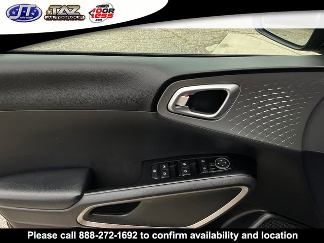Used 2020 Kia Soul LX image 12