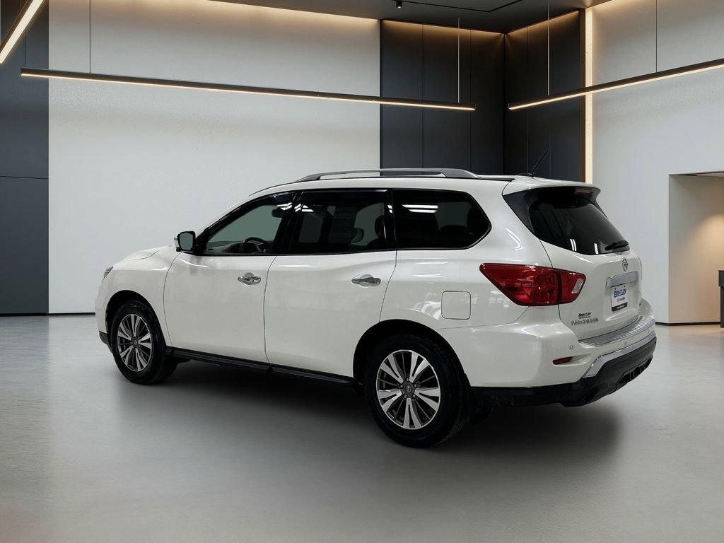 Used 2017 Nissan Pathfinder SL w/ SL Tech Package FWD image 3
