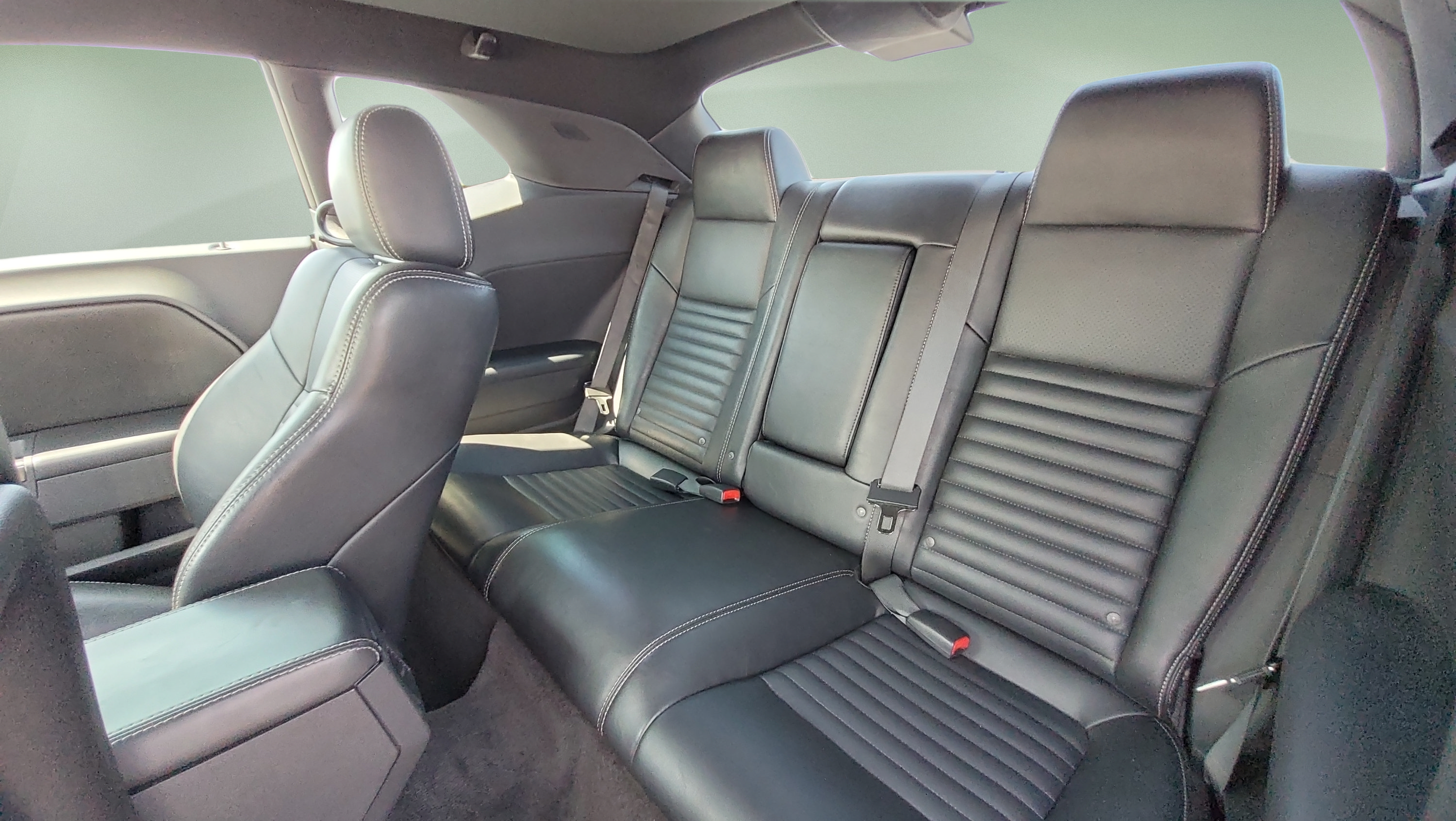 Used 2009 Dodge Challenger R/T RWD image 16