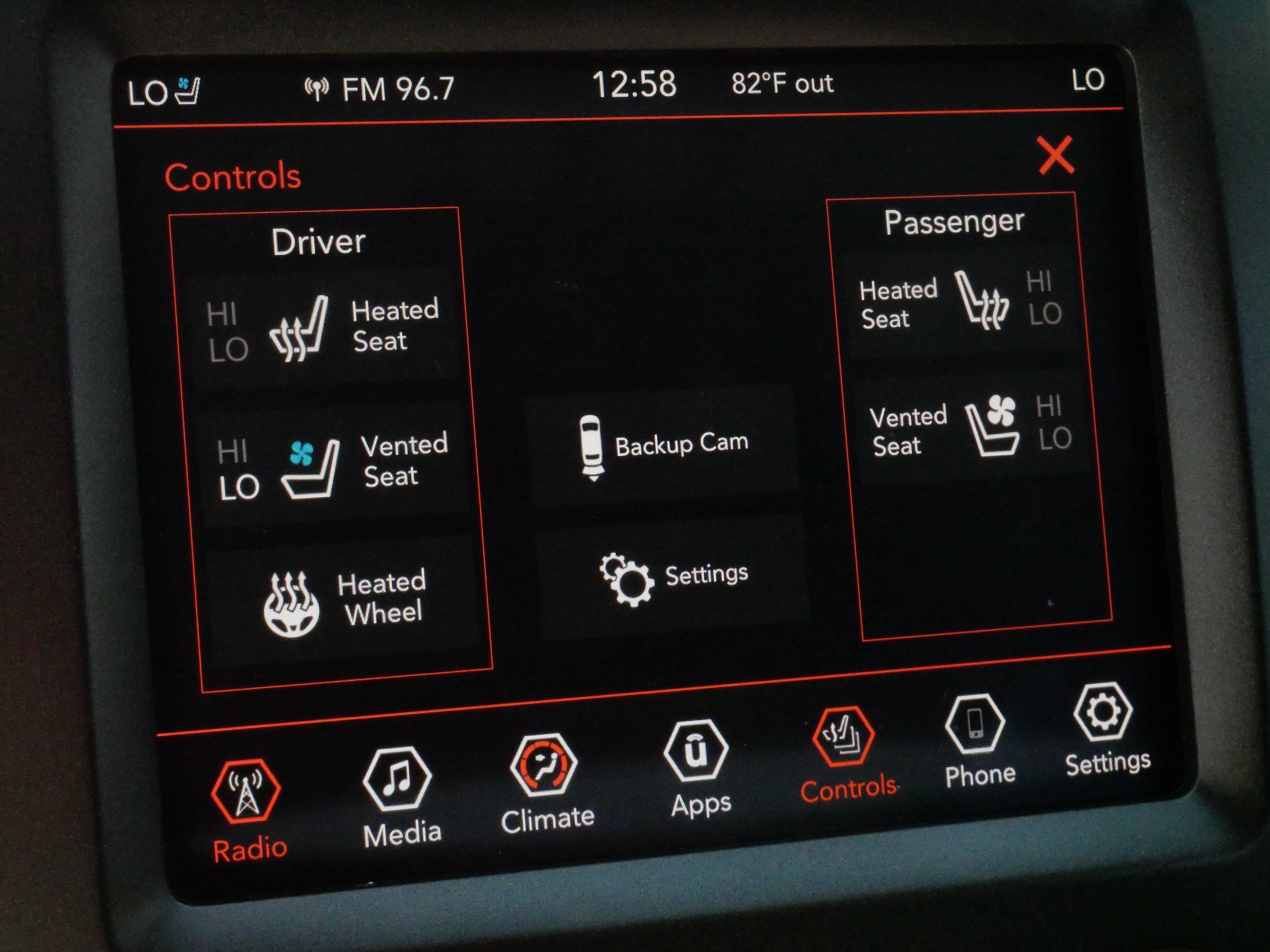 Used 2019 Jeep Cherokee Trailhawk AWD/4WD image 29