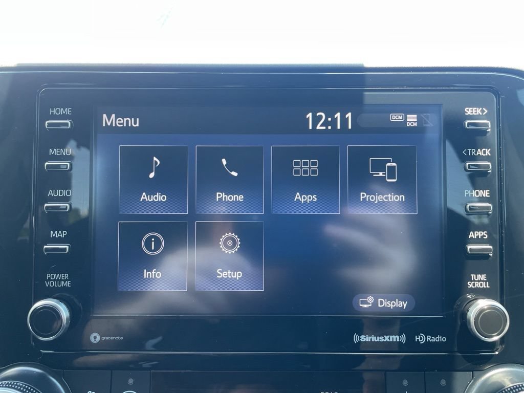 Used 2021 Toyota Highlander XLE AWD/4WD image 21
