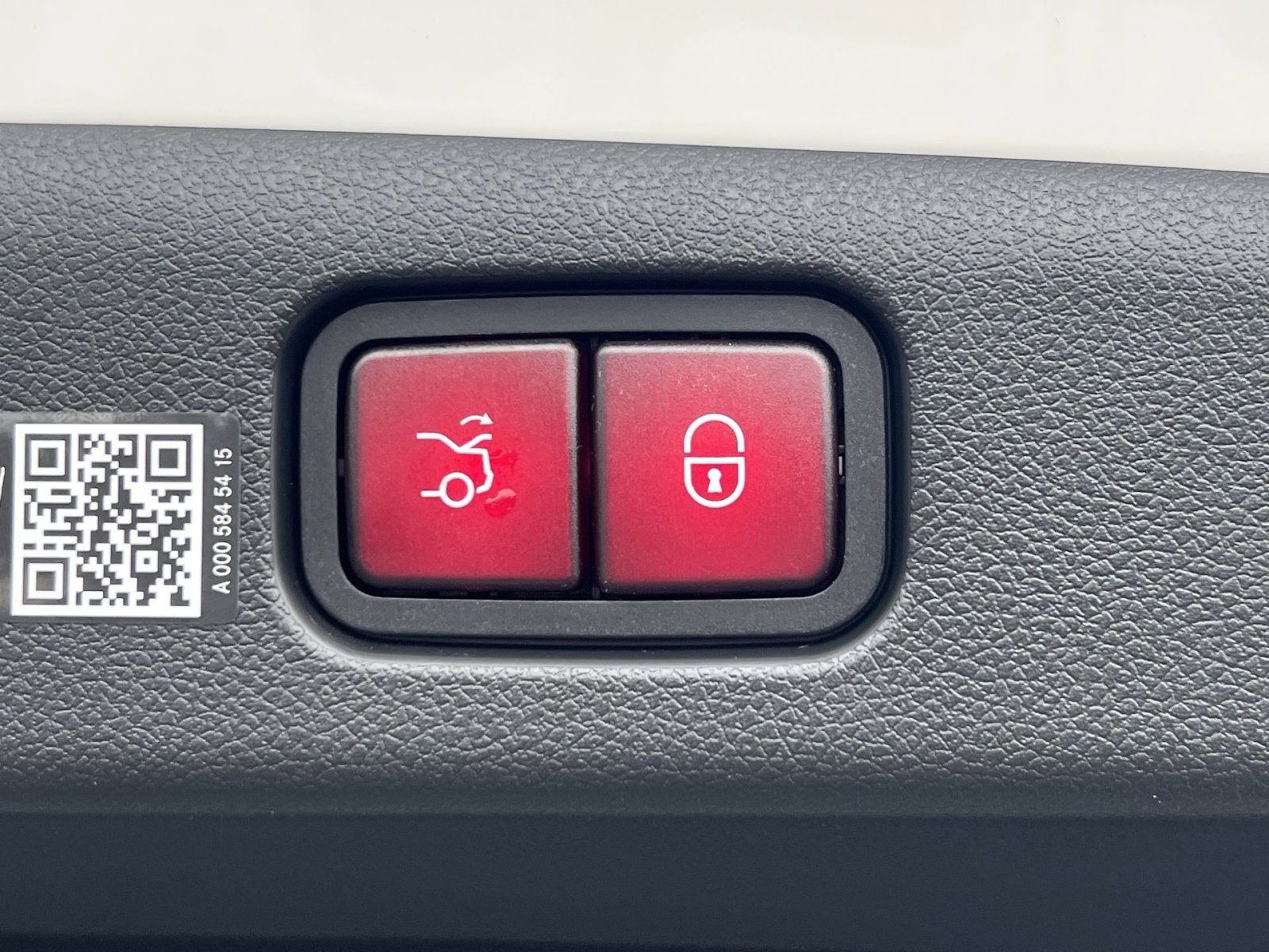 New 2026 Mercedes-Benz E 350 4MATIC Sedan image 25