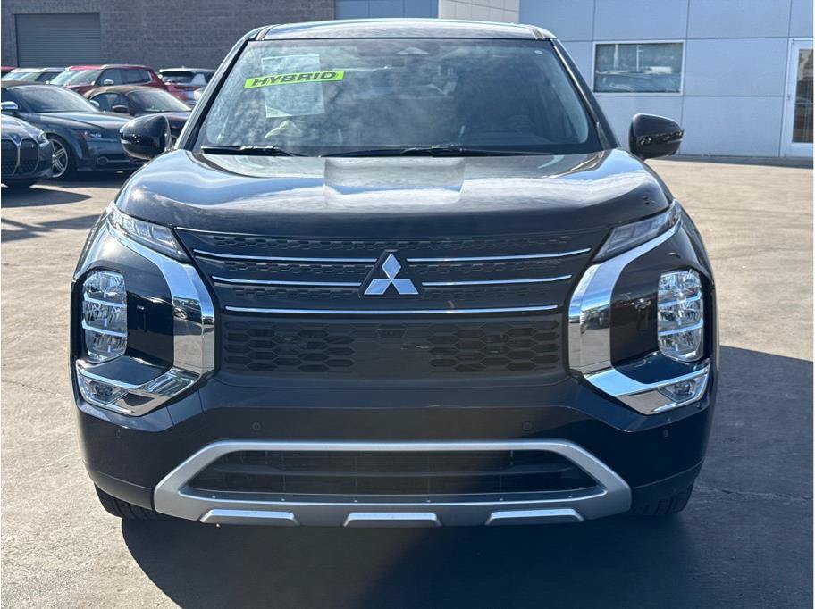 Used 2025 Mitsubishi Outlander SE AWD/4WD image 2
