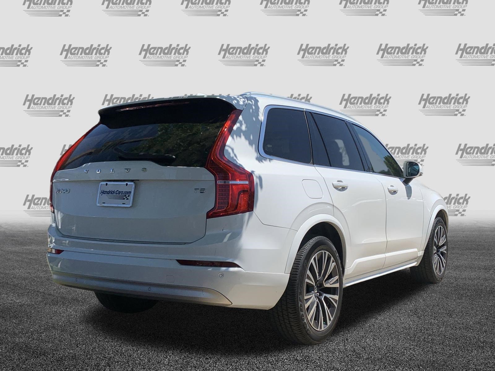 Used 2022 Volvo XC90 T5 Momentum w/ Climate Package FWD image 10