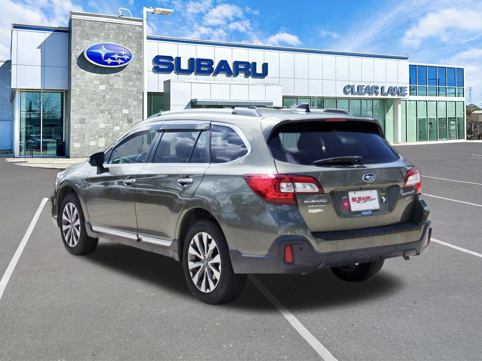 Used 2019 Subaru Outback 3.6R Touring AWD/4WD image 4