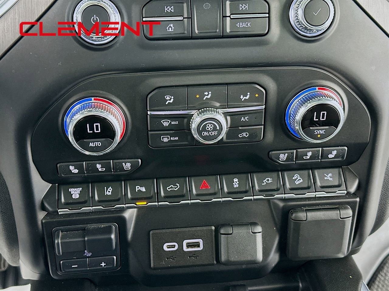 Used 2021 GMC Sierra 3500 AT4 w/ AT4 Premium Plus Package image 22