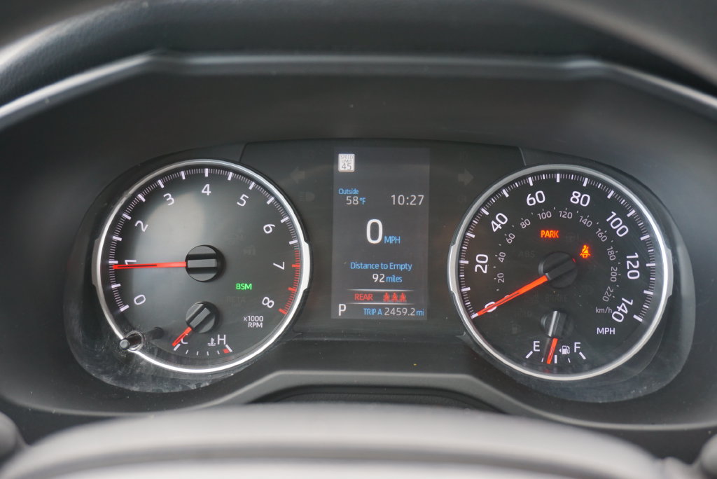 Used 2022 Toyota RAV4 LE AWD/4WD image 24