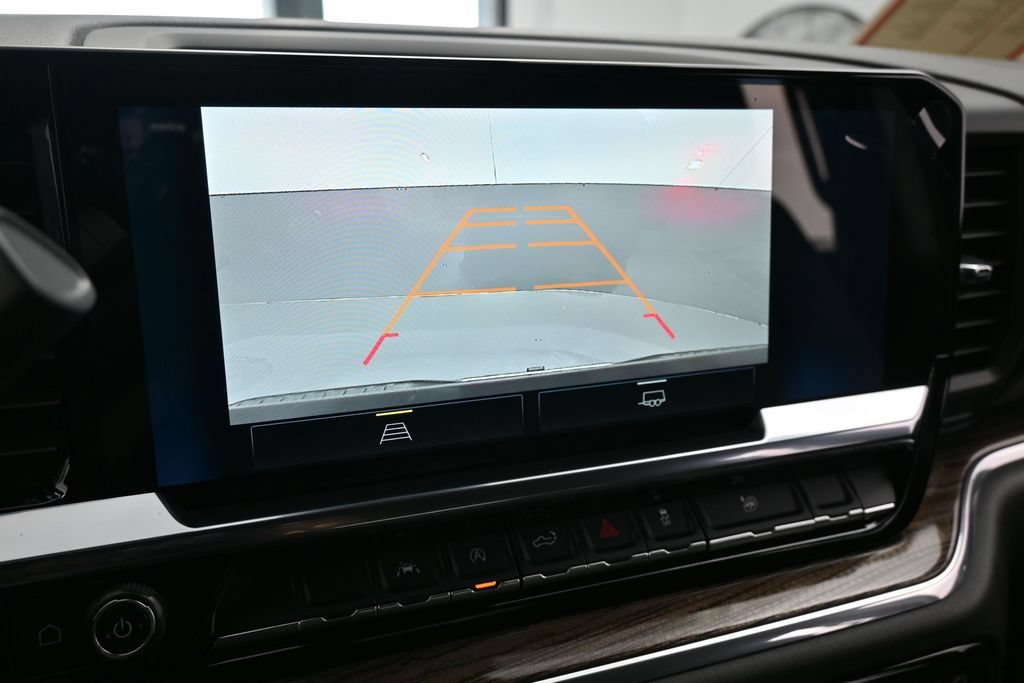 Used 2024 Chevrolet Silverado 1500 LT RWD image 17