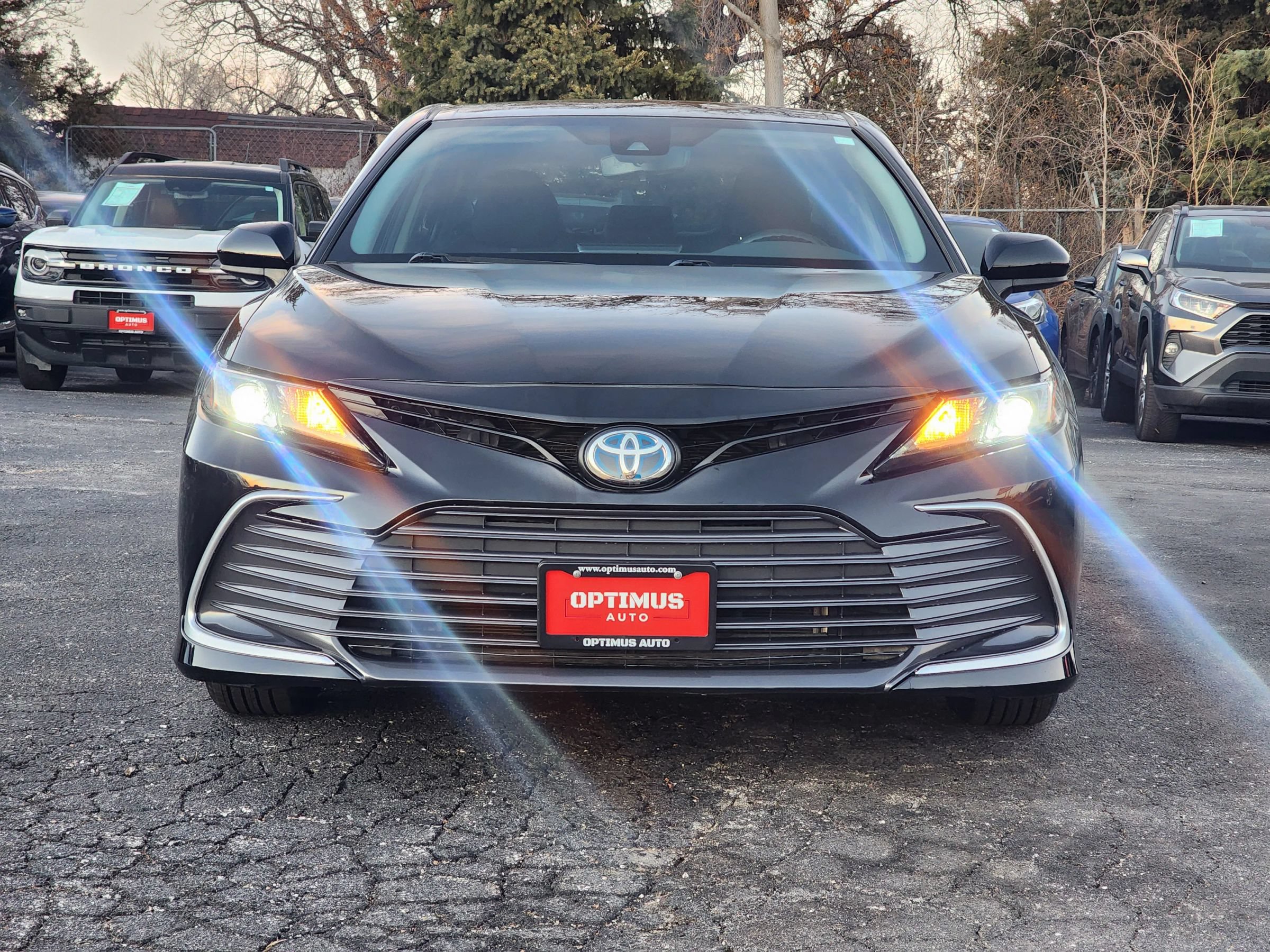 Used 2022 Toyota Camry LE FWD image 2