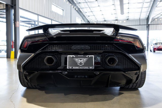 Used 2023 Lamborghini Huracan Tecnica RWD image 5