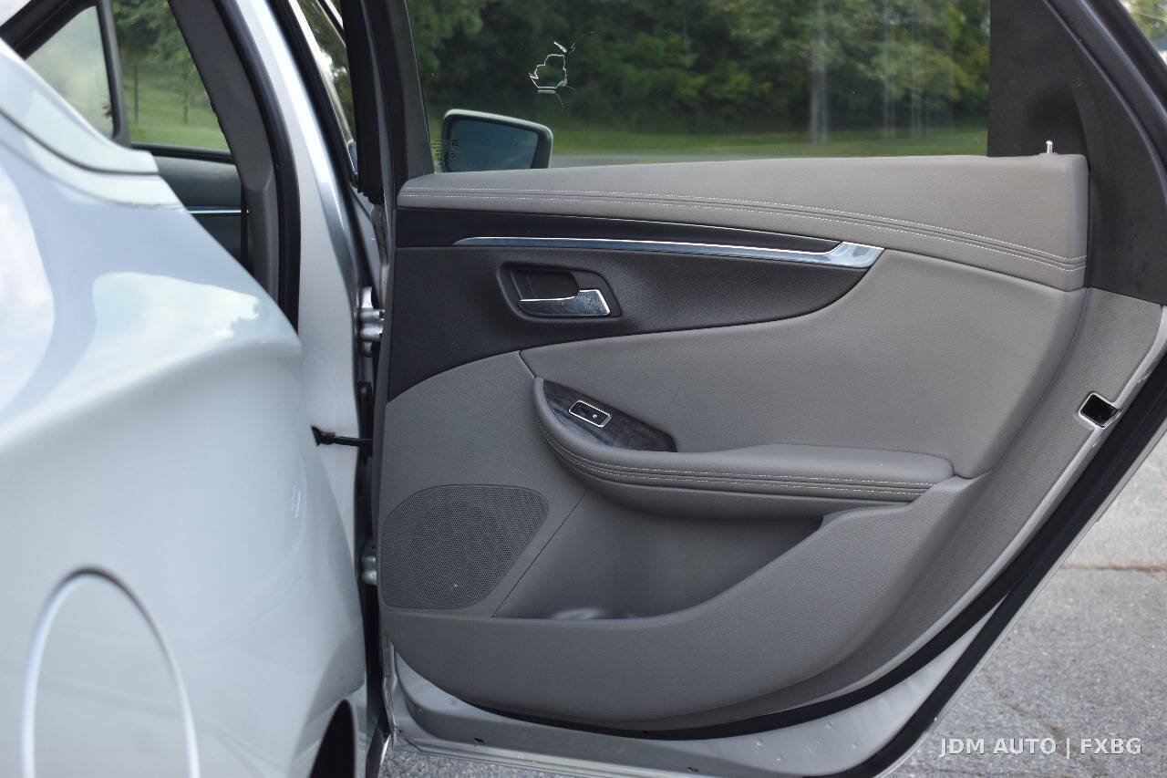 Used 2014 Chevrolet Impala LT w/ Convenience Package FWD image 11