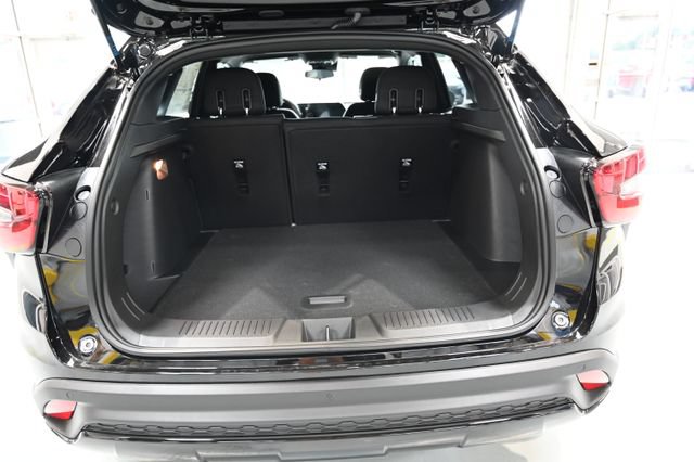 New 2026 Chevrolet Trax RS w/ Sunroof Package FWD image 28