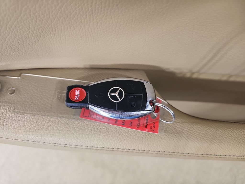 Used 2008 Mercedes-Benz E 350 4MATIC Sedan image 38