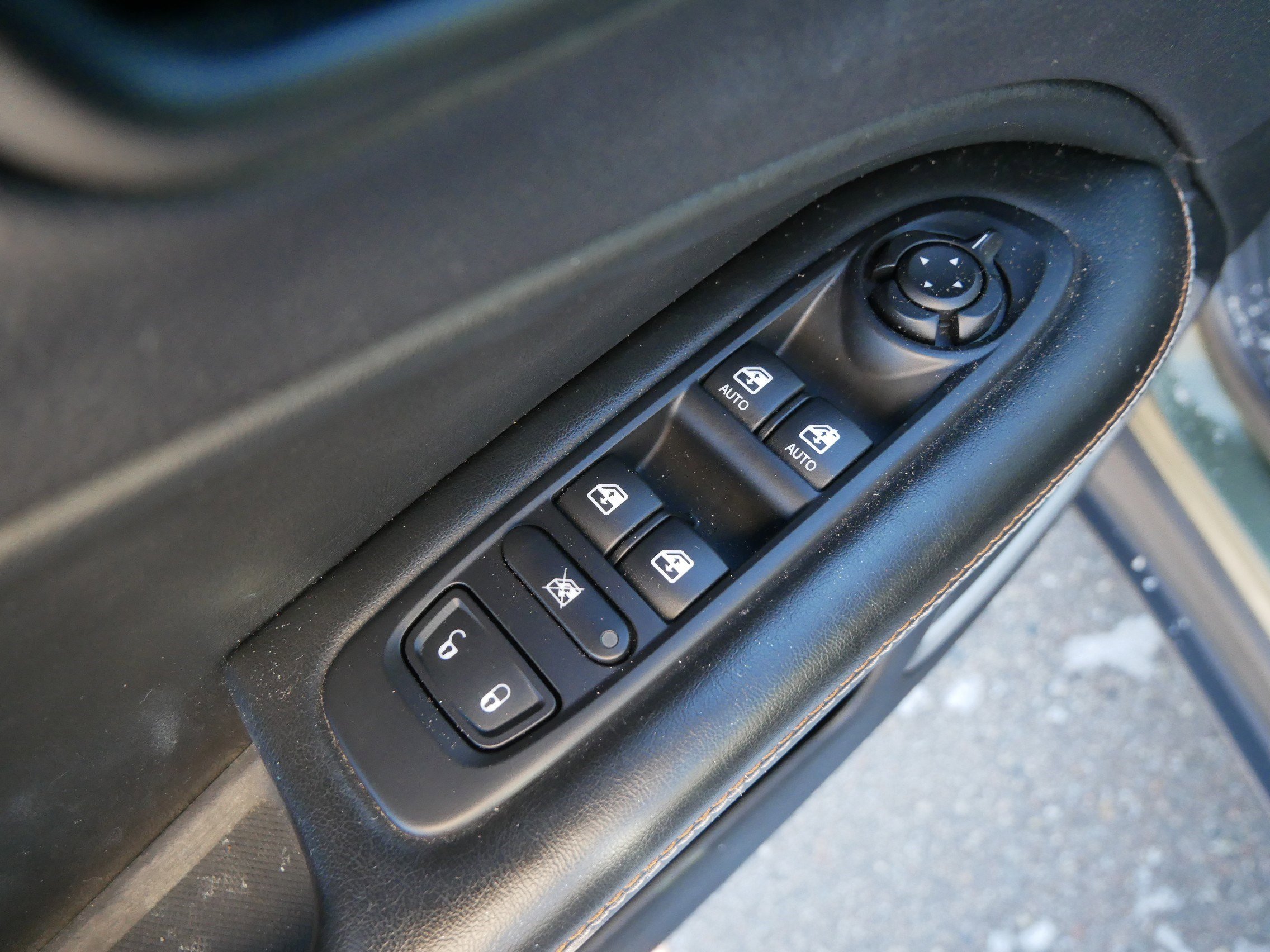 Used 2018 Jeep Compass Latitude w/ Popular Equipment Group image 21