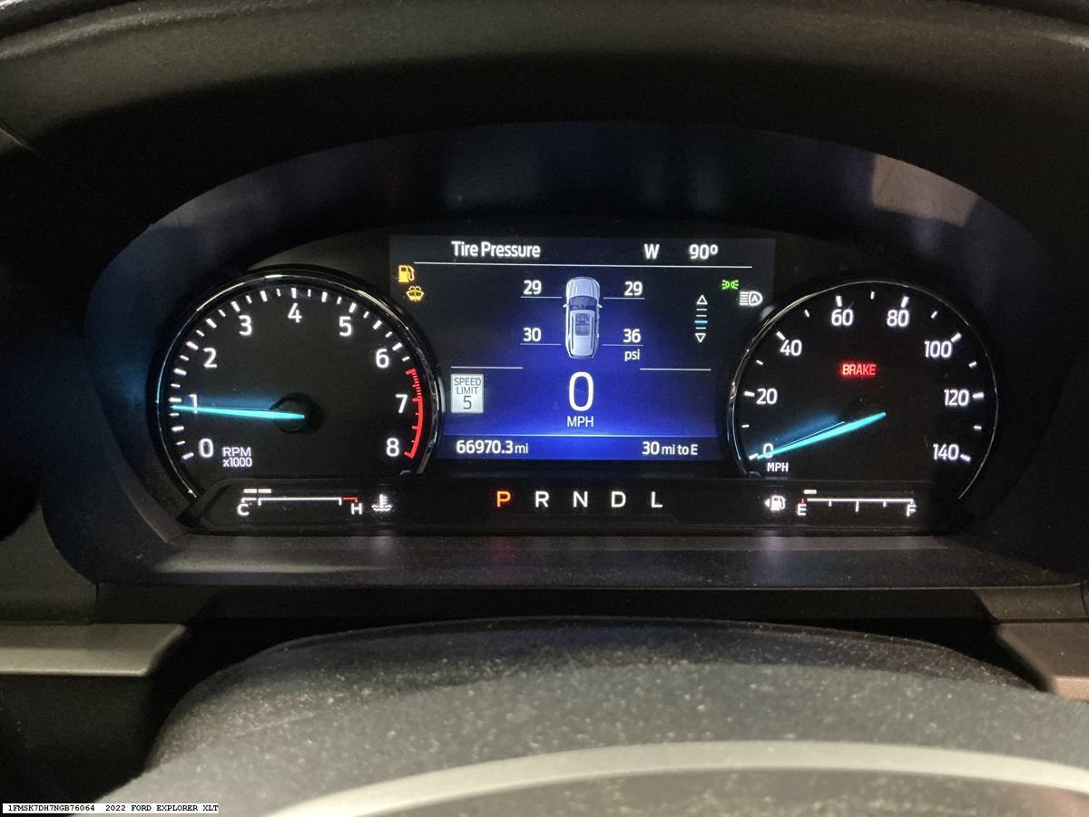 Used 2022 Ford Explorer XLT w/ Equipment Group 202A RWD image 12