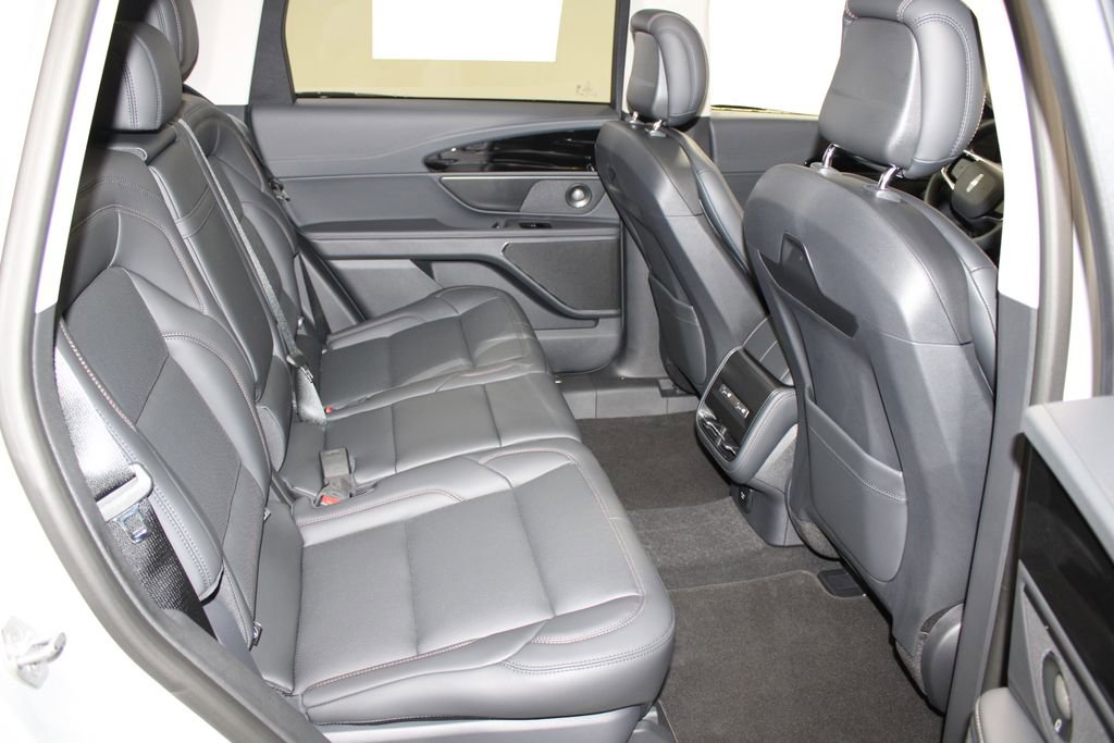 New 2026 Lincoln Nautilus Premier w/ Equipment Group 102A image 29