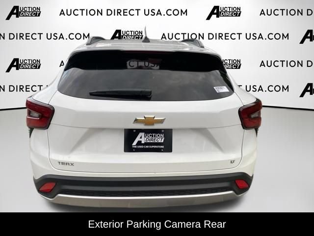 Used 2025 Chevrolet Trax LT FWD image 5