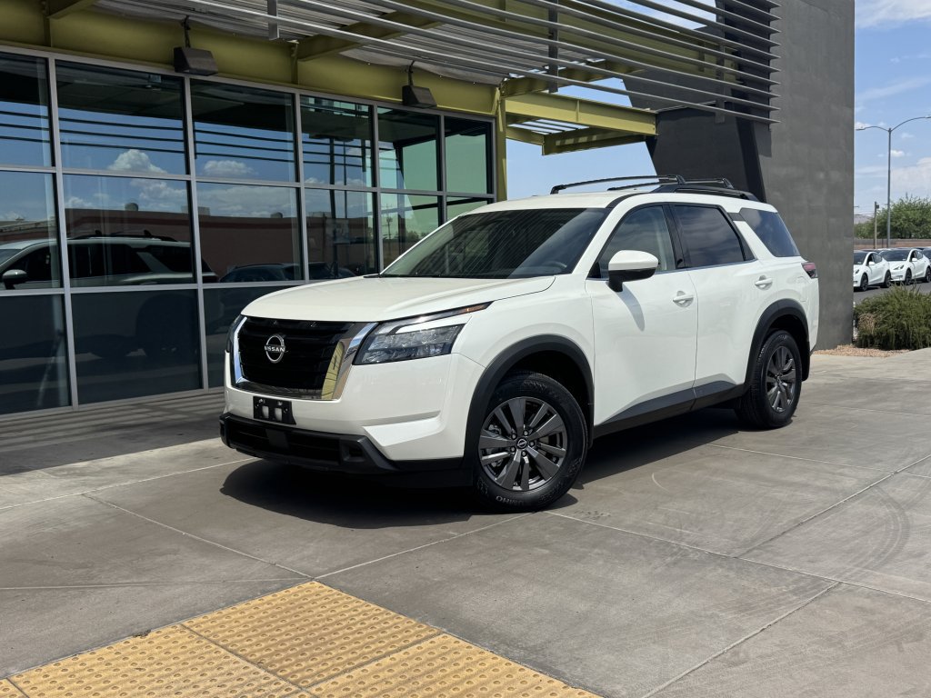 Used 2024 Nissan Pathfinder SV w/ Lighting Package (N92) FWD image 1
