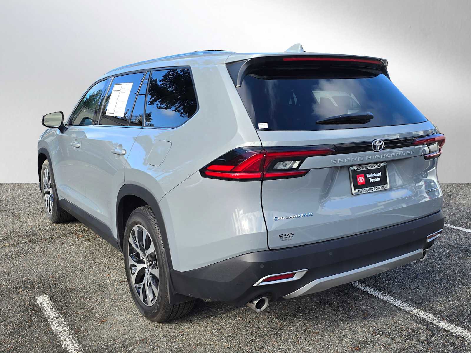 Used 2025 Toyota Grand Highlander AWD Hybrid image 5