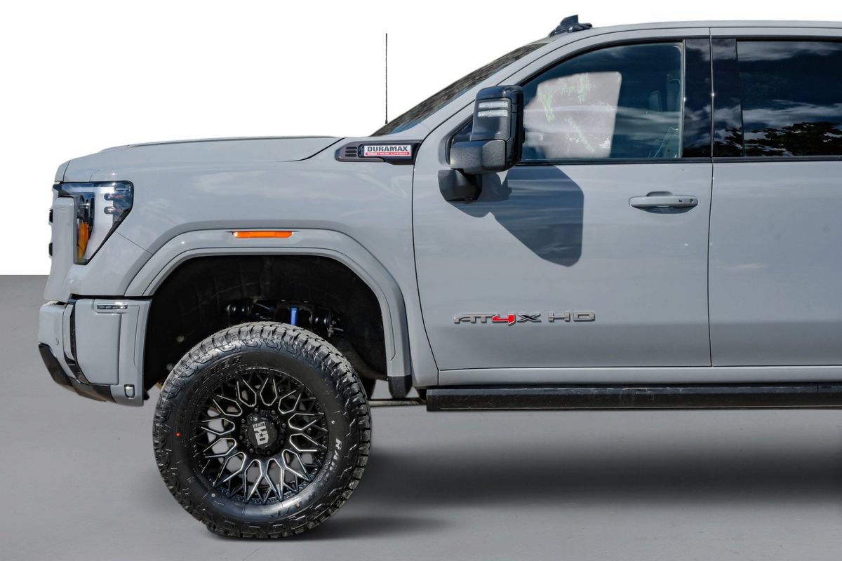 Used 2024 GMC Sierra 2500 AT4X AWD/4WD image 11