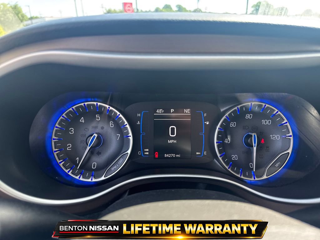 Used 2018 Chrysler Pacifica Touring Plus w/ Tire & Wheel Group FWD image 15