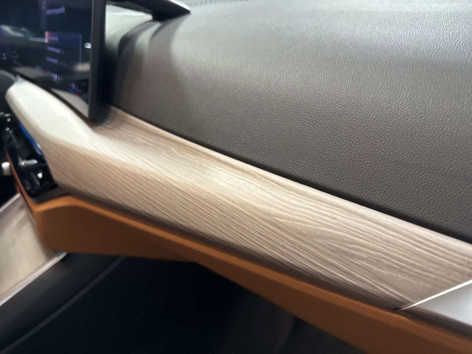 Used 2025 BMW 330i xDrive Sedan image 26