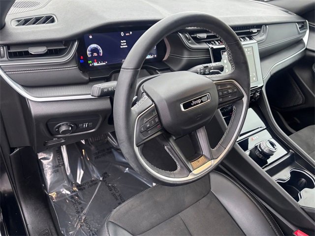 Used 2024 Jeep Grand Cherokee Altitude image 9